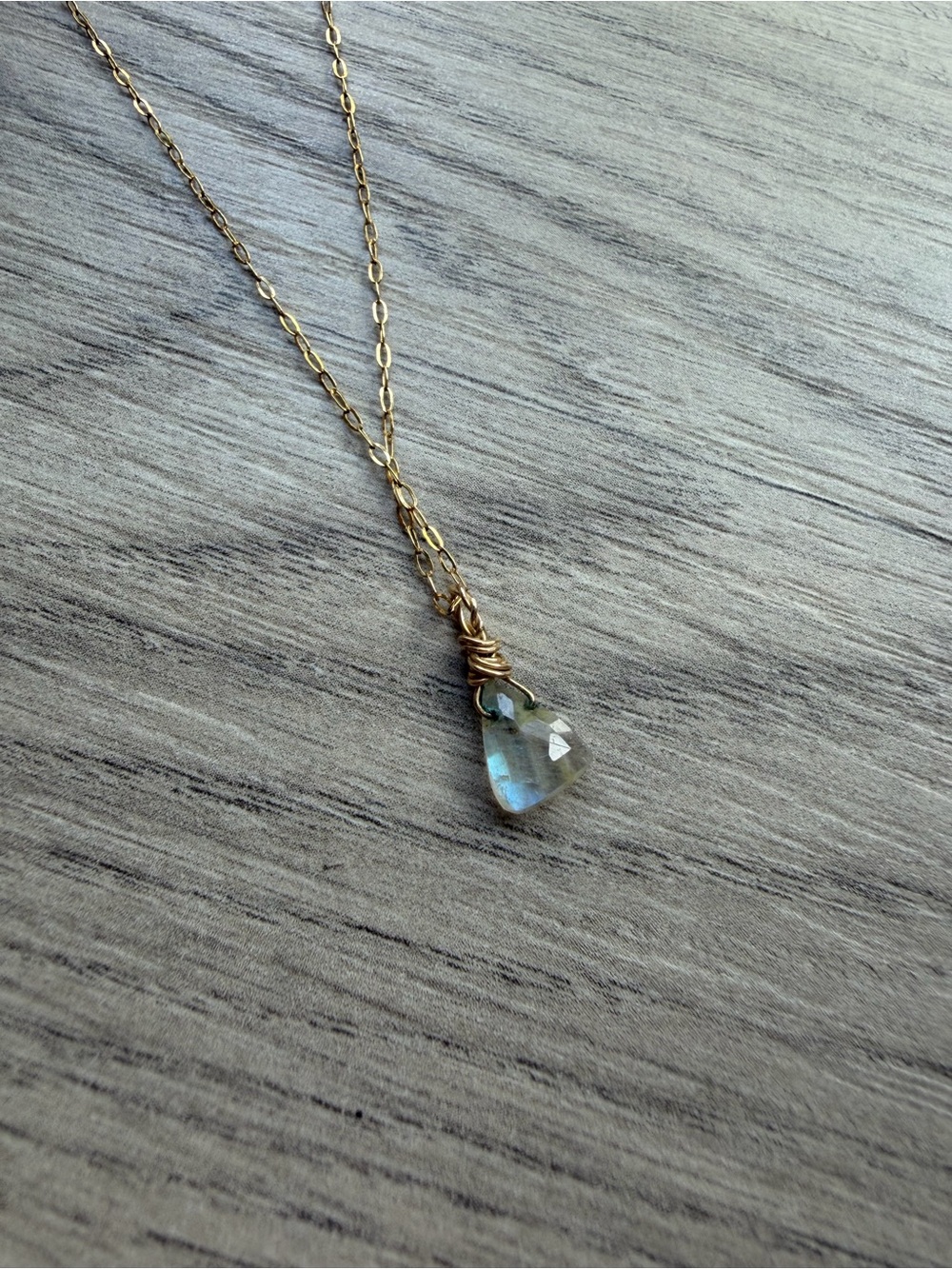 Gold Chain Necklace with Teardrop Pendant